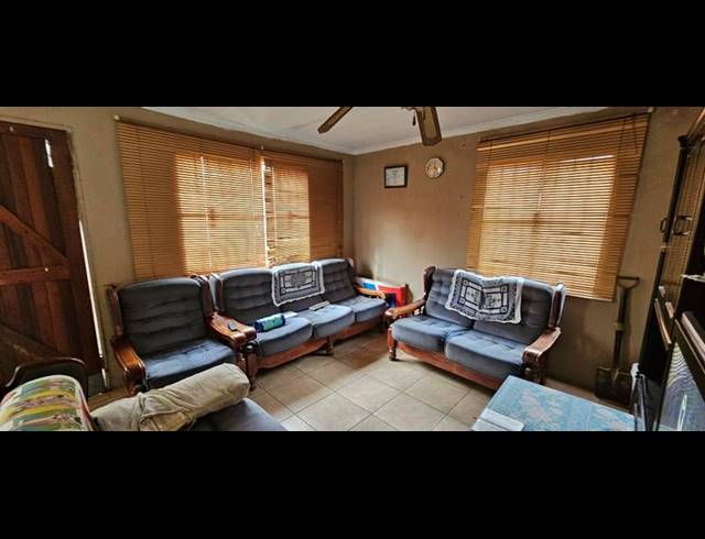 3 BEDROOM HOUSE FOR SALE IN LOTUS GARDENS